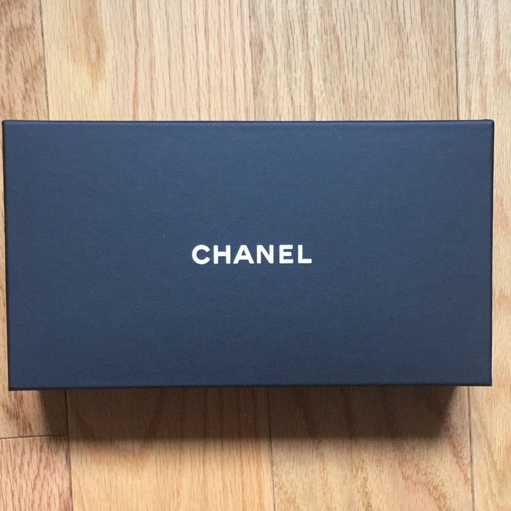 Chanel Box - Picture 3 of 4